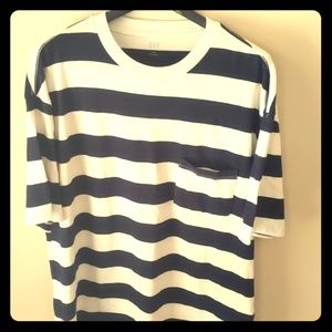 Gap t-shirt